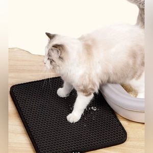 Travel size cat litter mat